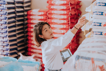 Trader or Wholesaler