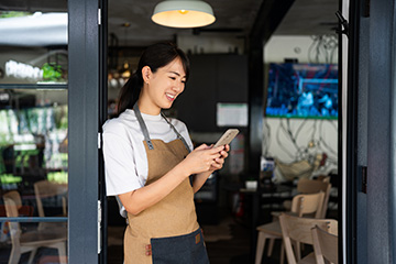 UOB and SMRT announce a tailored programme to support Stellar Lifestyle tenants at SMRT stations