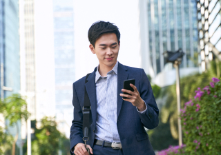 Authorise transactions securely and conveniently