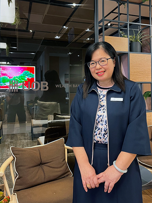 A suspicious request to ship ‘gold and ginseng’