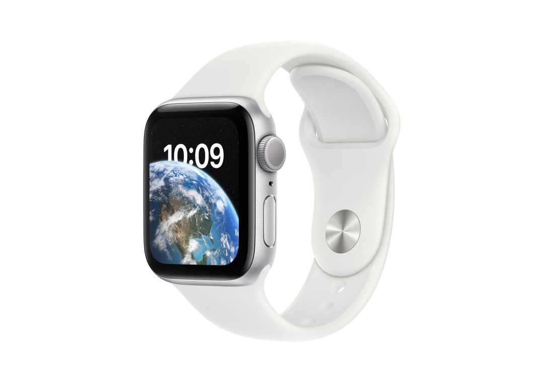 Get Apple Watch SE 2nd Gen worth S$382* when you sign up now!
