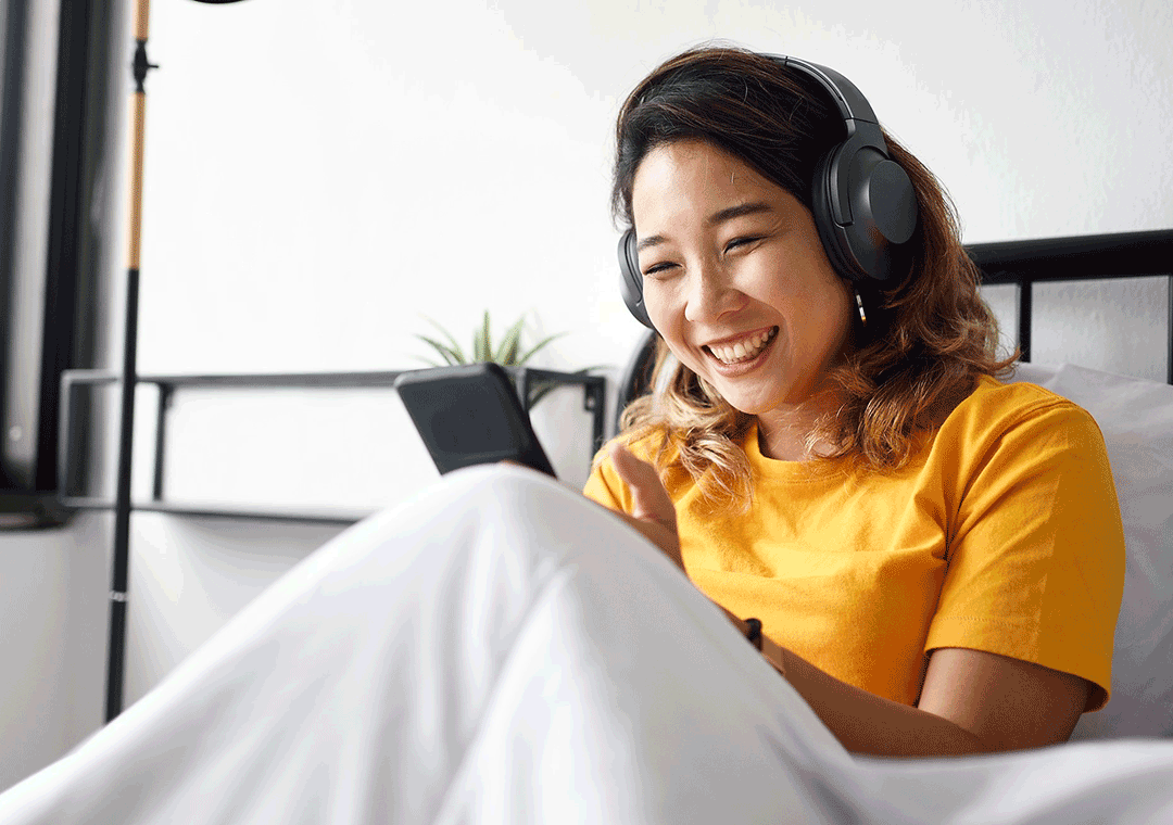 Get an additional S$100 off selected Singtel Phone Plans