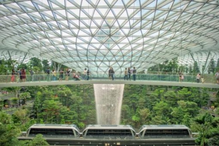Jewel Changi Airport Mastercard Canopy Bridge