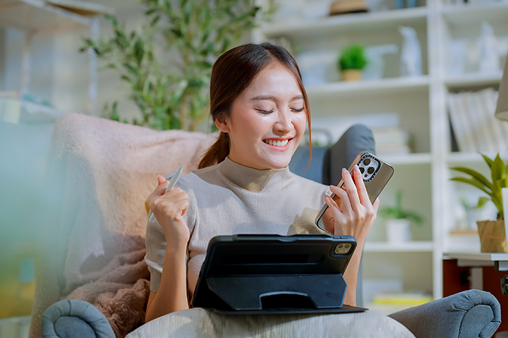 Get S$10 cashback when you use UOB TMRW